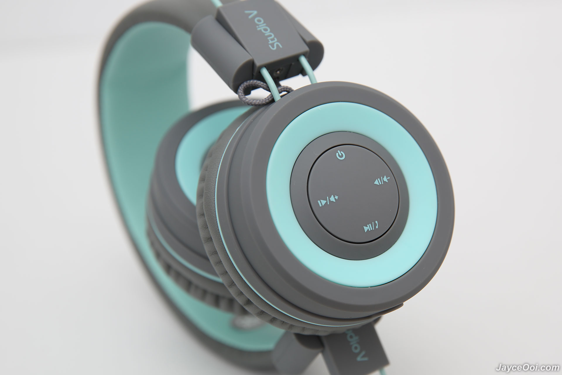 Sonicgear earpump studio 2025 2