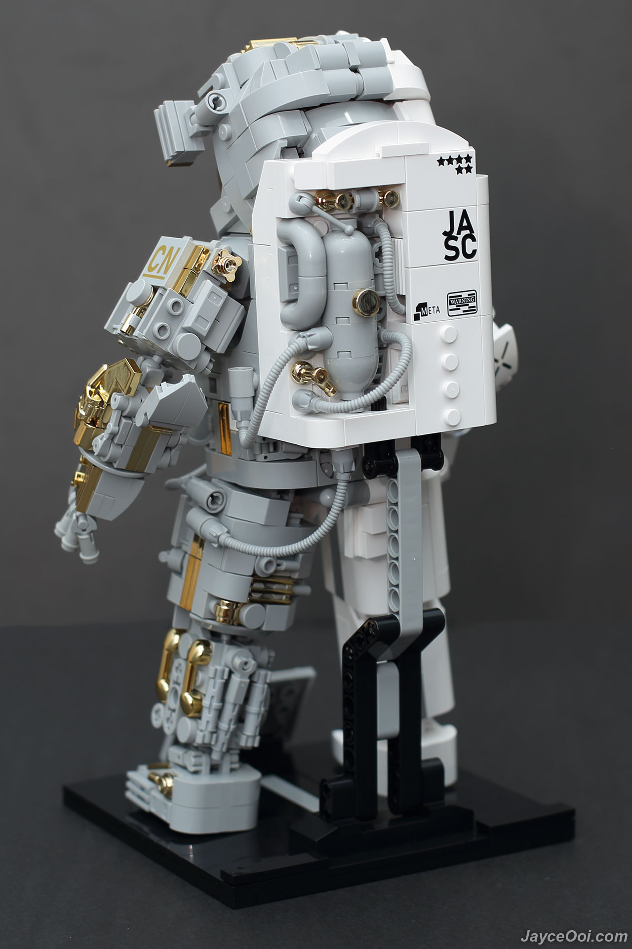 It's Not Lego: JMBricklayer Mechanical Spaceman 70102 Building Set